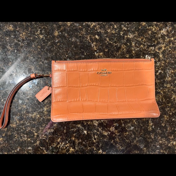 Authentic Coach wristlet - Picture 1 of 7